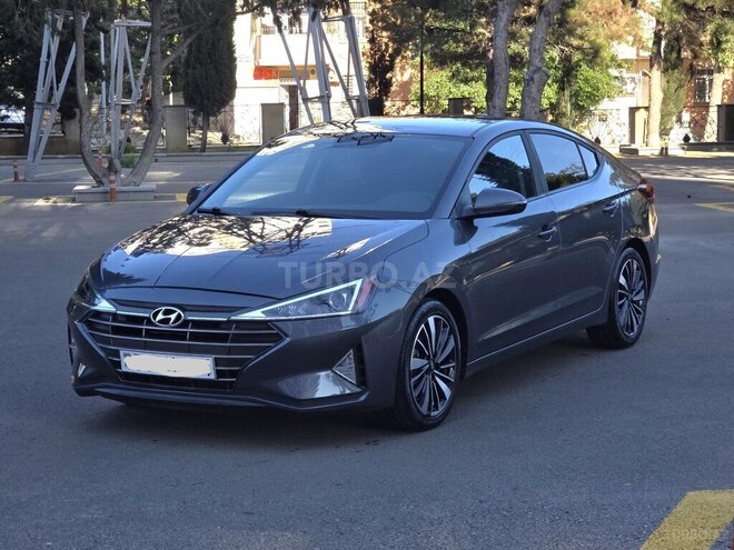 Hyundai Elantra-1
