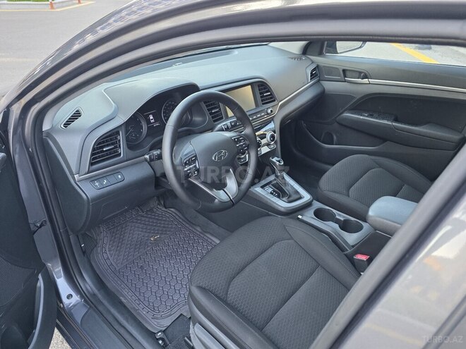 Hyundai Elantra-10