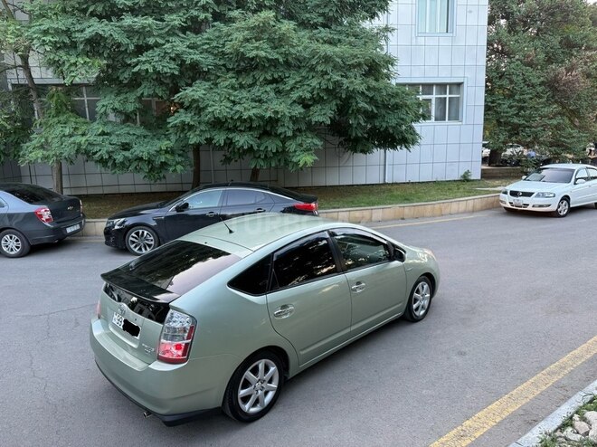 Toyota Prius-11