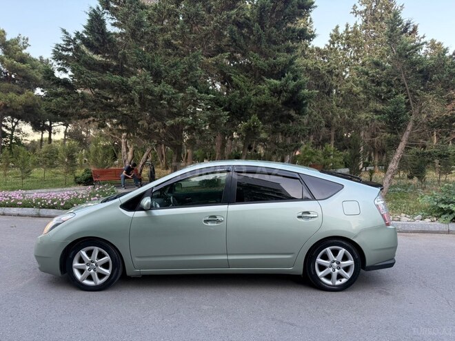 Toyota Prius-13