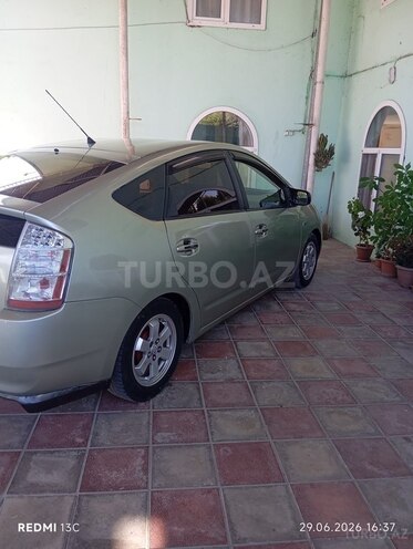 Toyota Prius-4