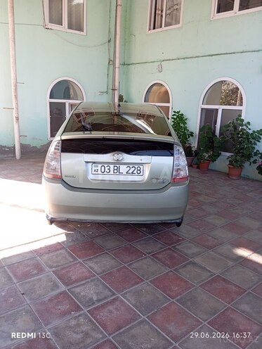 Toyota Prius-5