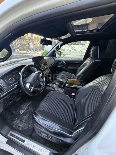 Toyota Land Cruiser-17