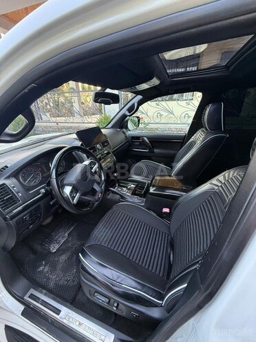 Toyota Land Cruiser-14