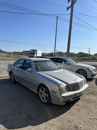 Mercedes E 320-3