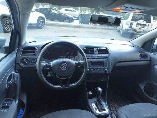 Volkswagen Polo-6