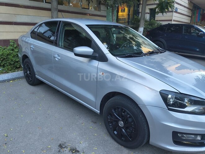Volkswagen Polo-3