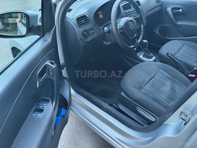Volkswagen Polo-7