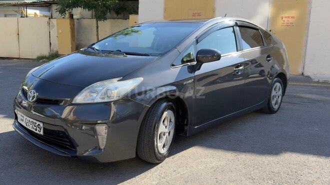 Toyota Prius-3