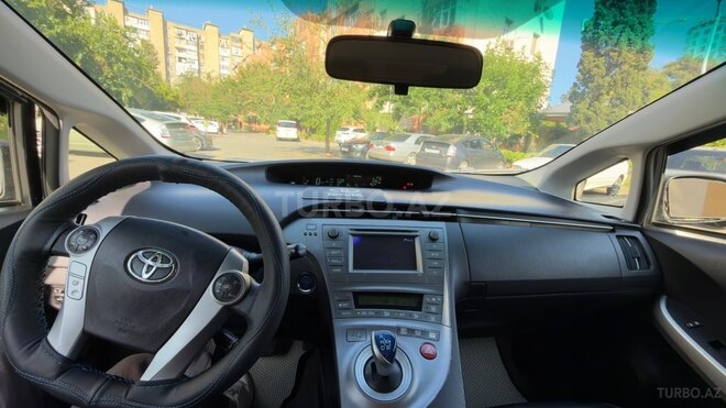 Toyota Prius-13