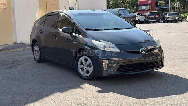 Toyota Prius-4