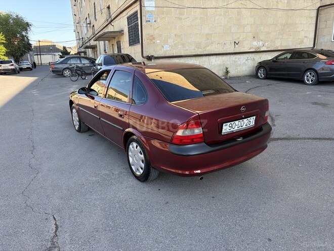 Opel Vectra-4