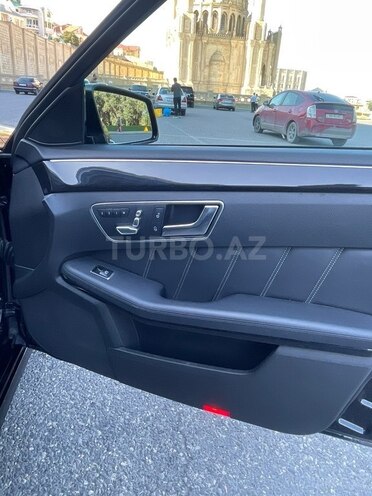 Mercedes E 220-12