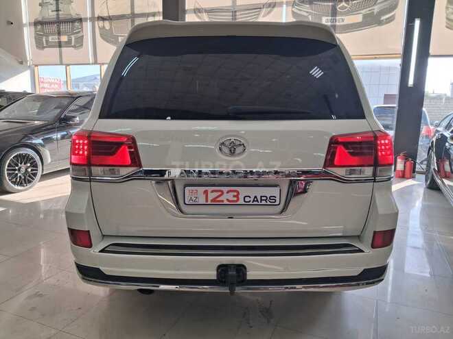 Toyota Land Cruiser-12
