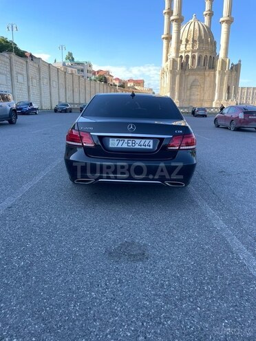Mercedes E 220-2