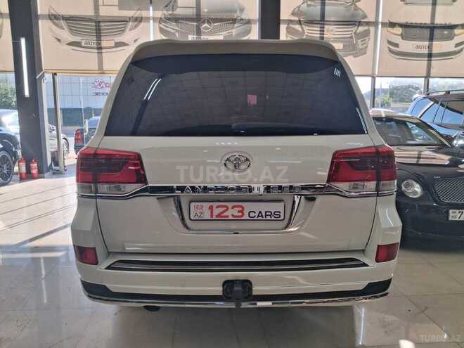 Toyota Land Cruiser-5