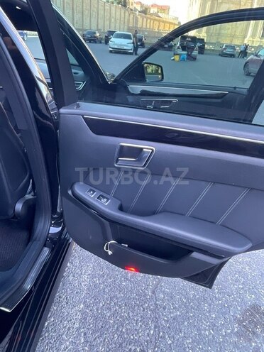 Mercedes E 220-13