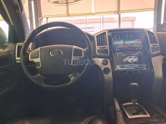 Toyota Land Cruiser-8