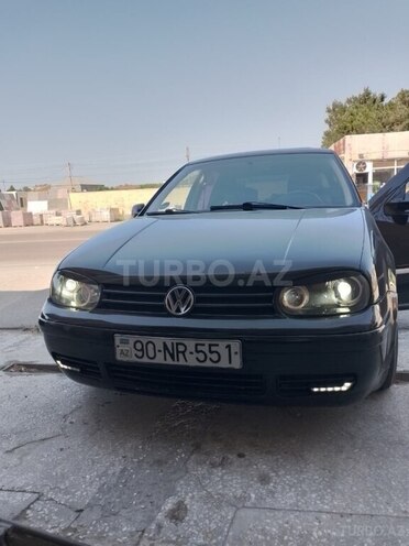 Volkswagen Golf-1