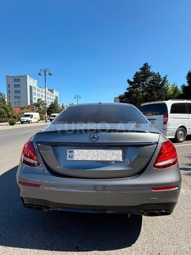 Mercedes E 300-5
