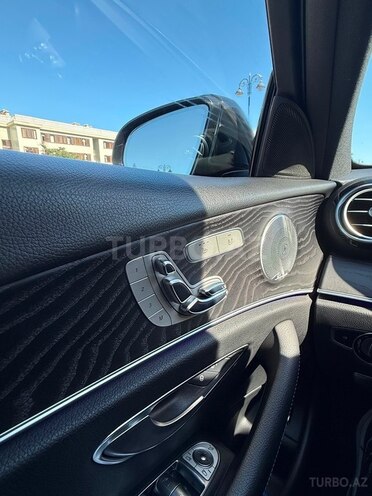 Mercedes E 300-12