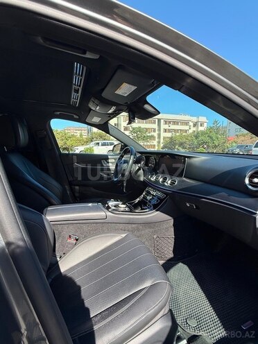 Mercedes E 300-16