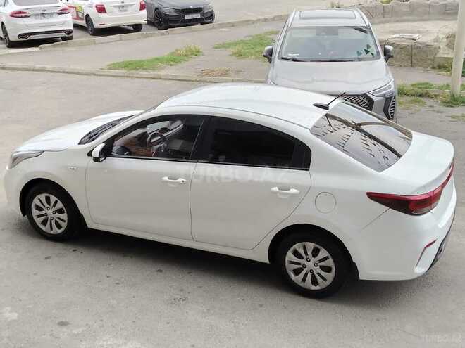 Kia Rio-10
