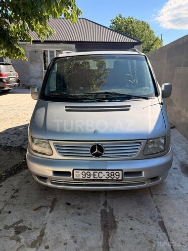 Mercedes V 220-1