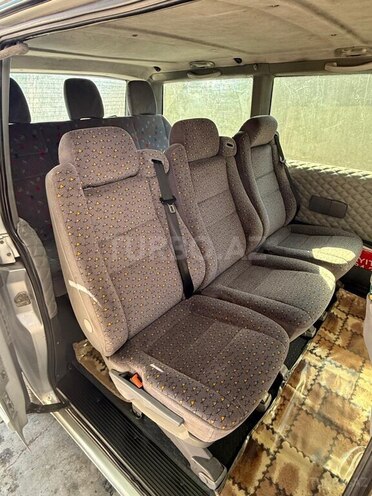 Mercedes V 220-7
