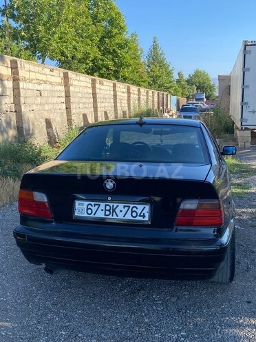 BMW 318-2
