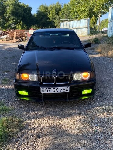 BMW 318-1