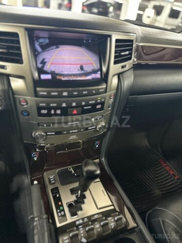 Lexus LX 570-12