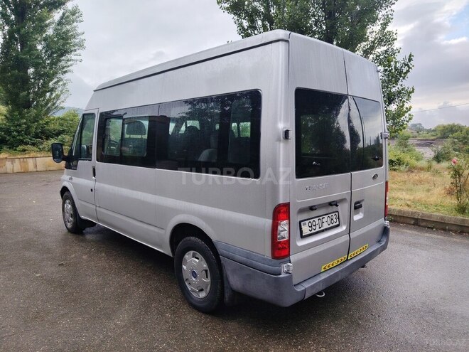 Ford Transit-6