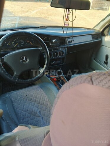 Mercedes 190-6