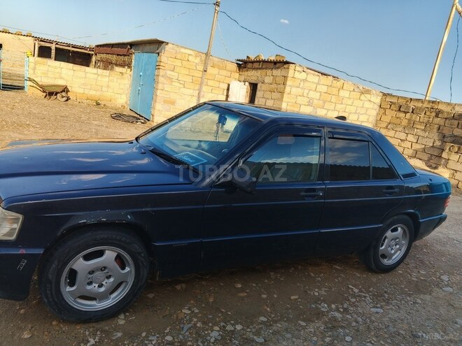 Mercedes 190-2