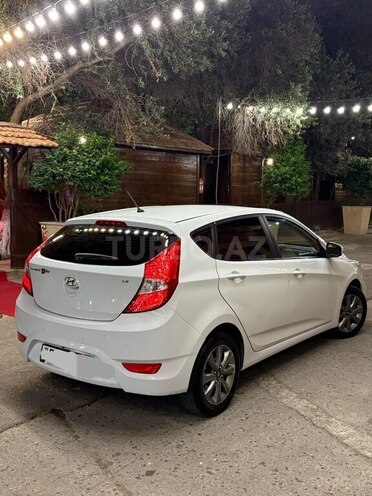 Hyundai Accent-2