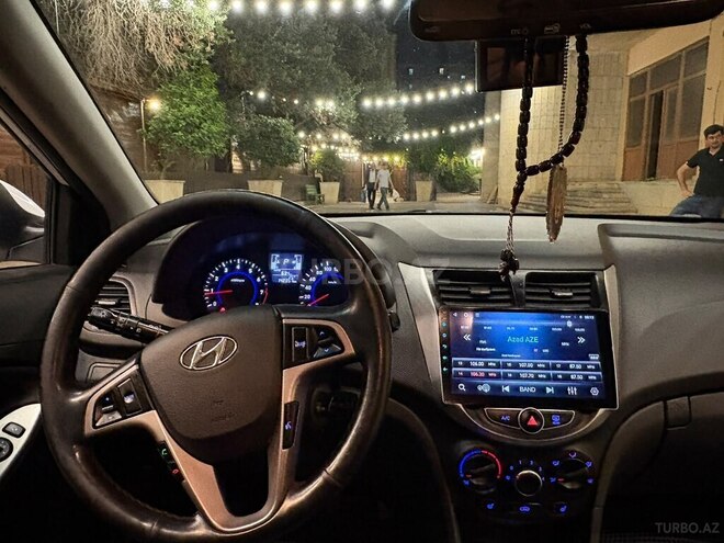 Hyundai Accent-6