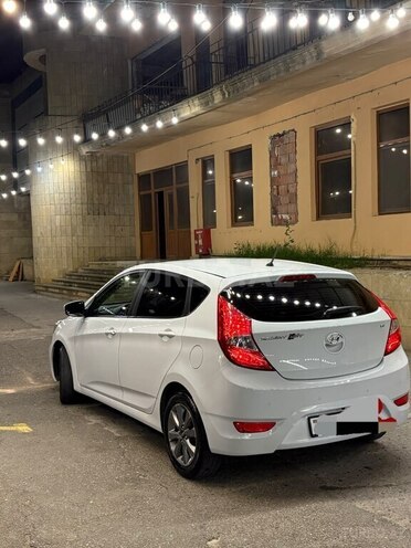 Hyundai Accent-8