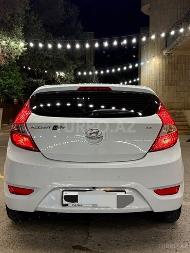 Hyundai Accent-7