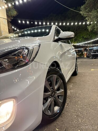Hyundai Accent-4