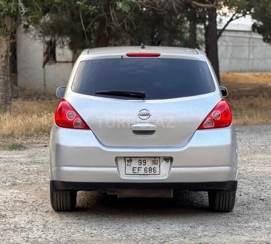 Nissan Tiida-9