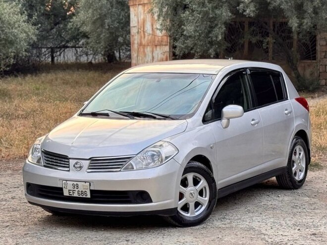 Nissan Tiida-2