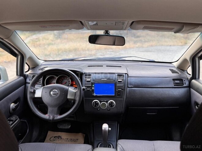 Nissan Tiida-15