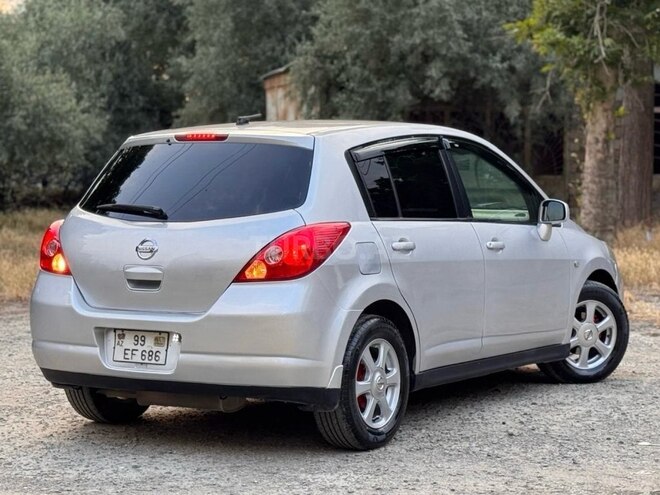 Nissan Tiida-8