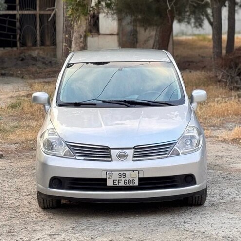 Nissan Tiida-6