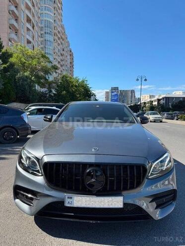 Mercedes E 300-1