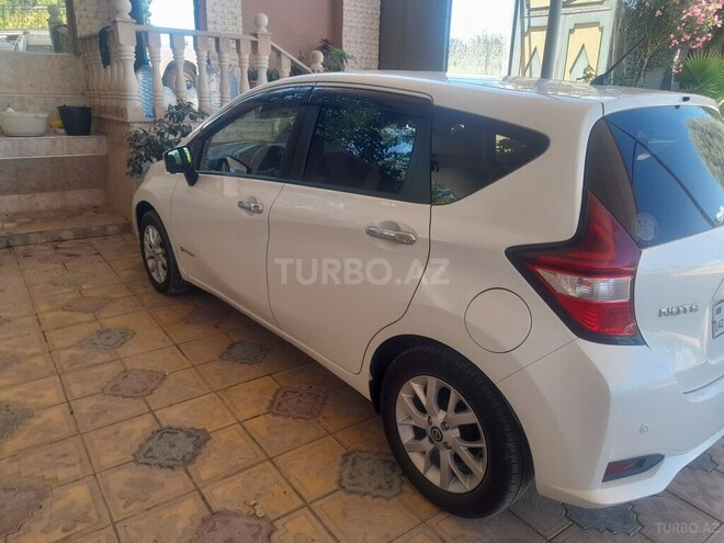 Nissan Note-5