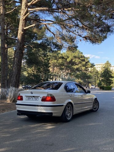 BMW 320-3