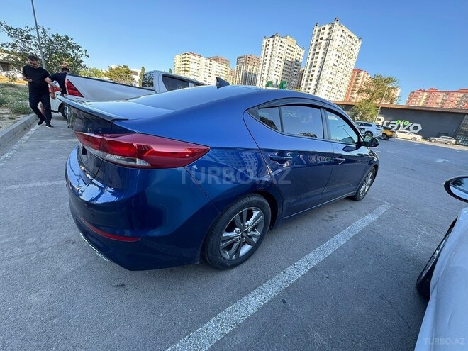 Hyundai Elantra-5