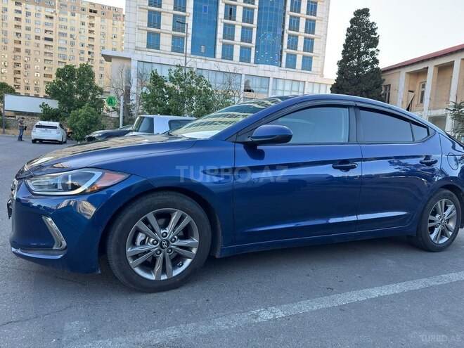 Hyundai Elantra-3